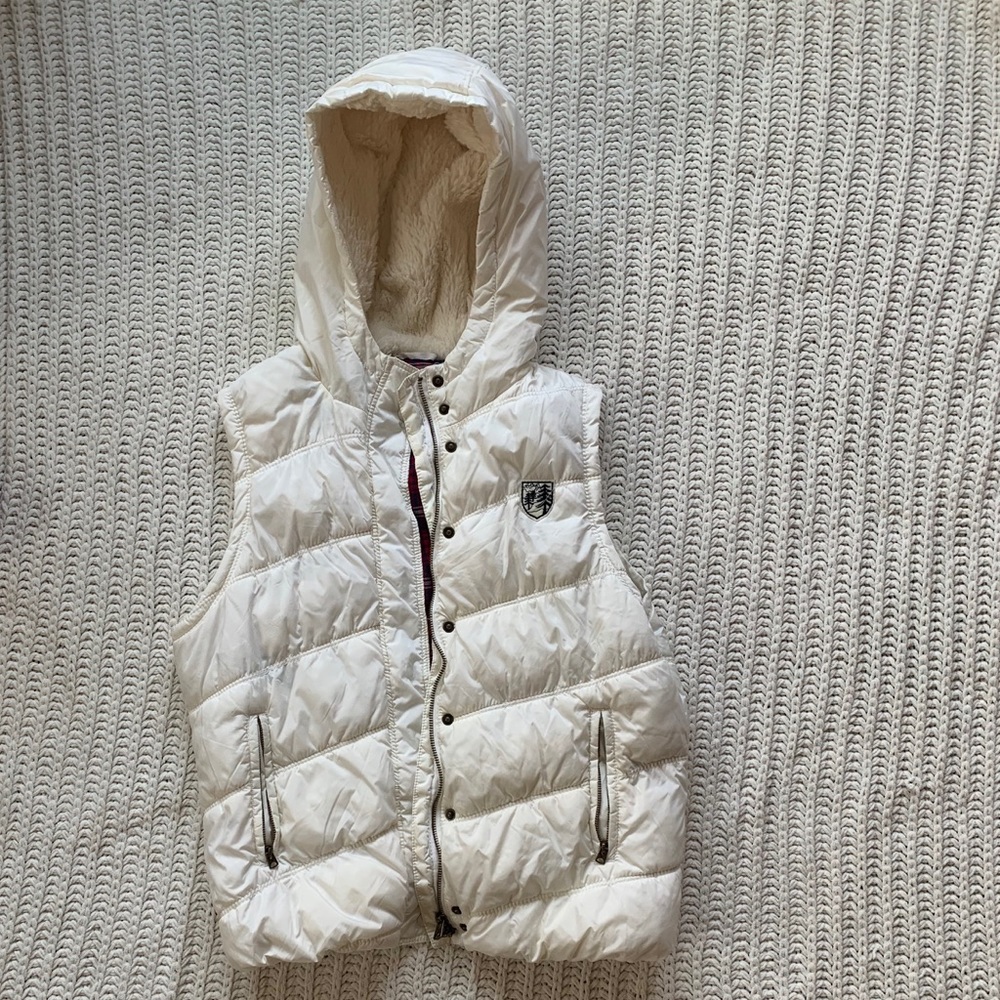 Like new puffy vest